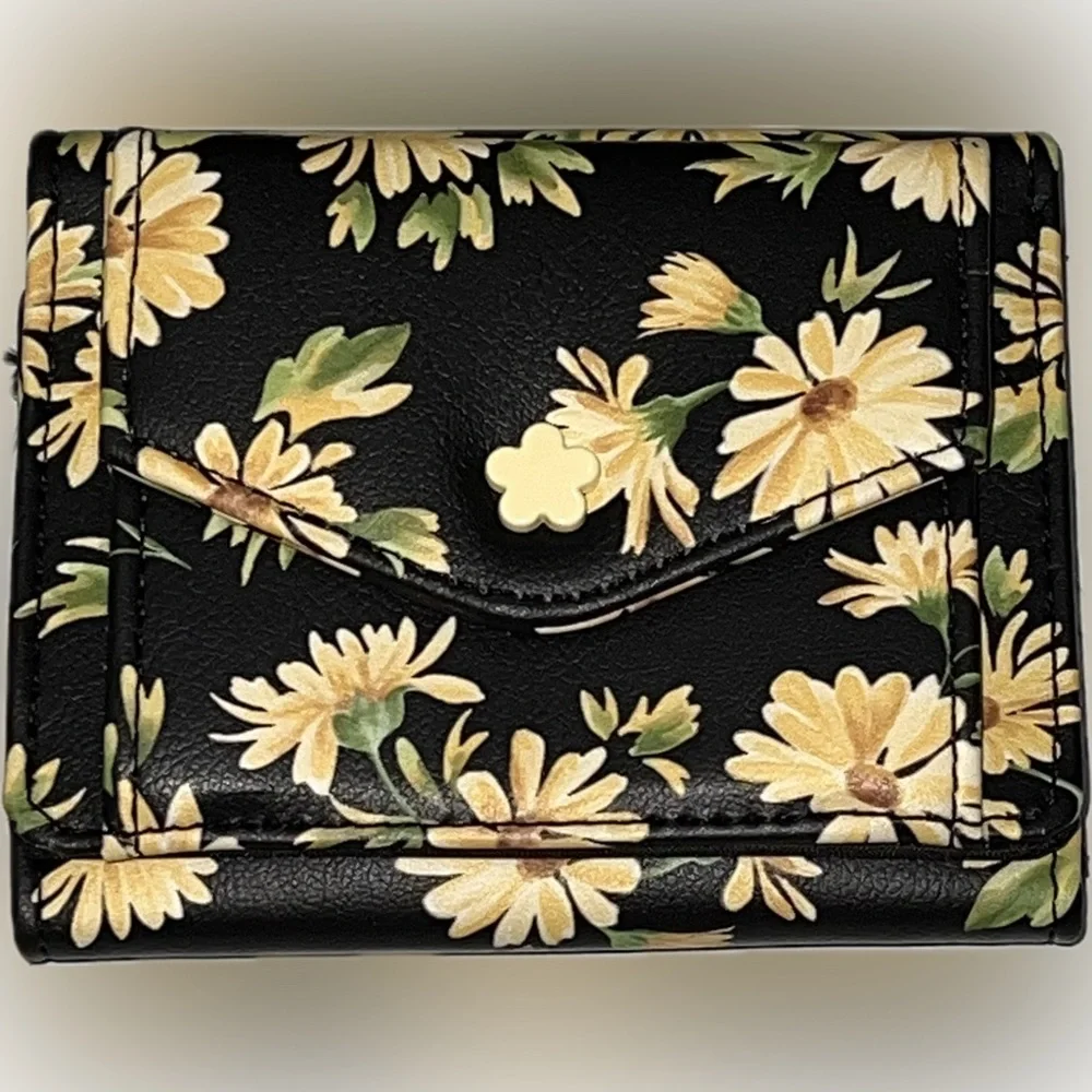 Small Trifold Wallet Yellow Daisy prints by No Bo - Picture 1 of 6